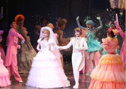 La obra "Cinderella" en Takarazuka con Morning Musume